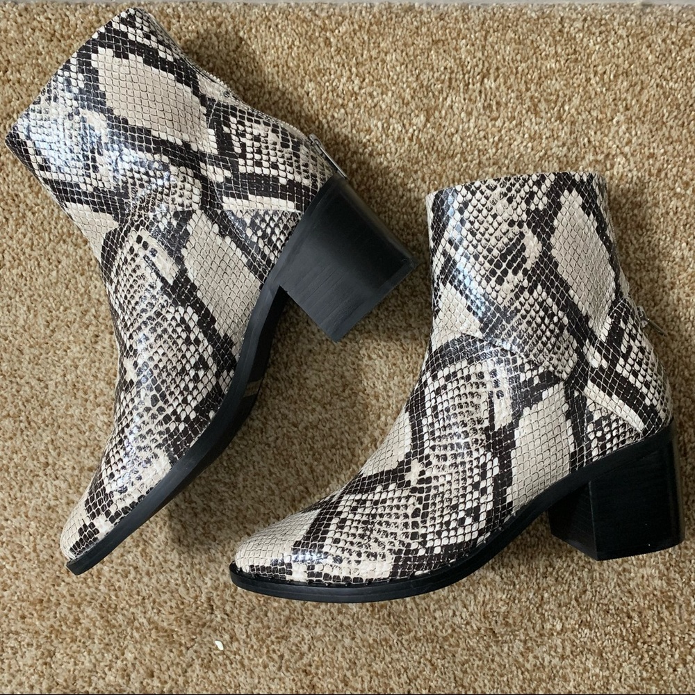 NWOT Treasure & Bond Python/Snakeskin Booties, Stud, Block/Chunky Bootie, 7.5